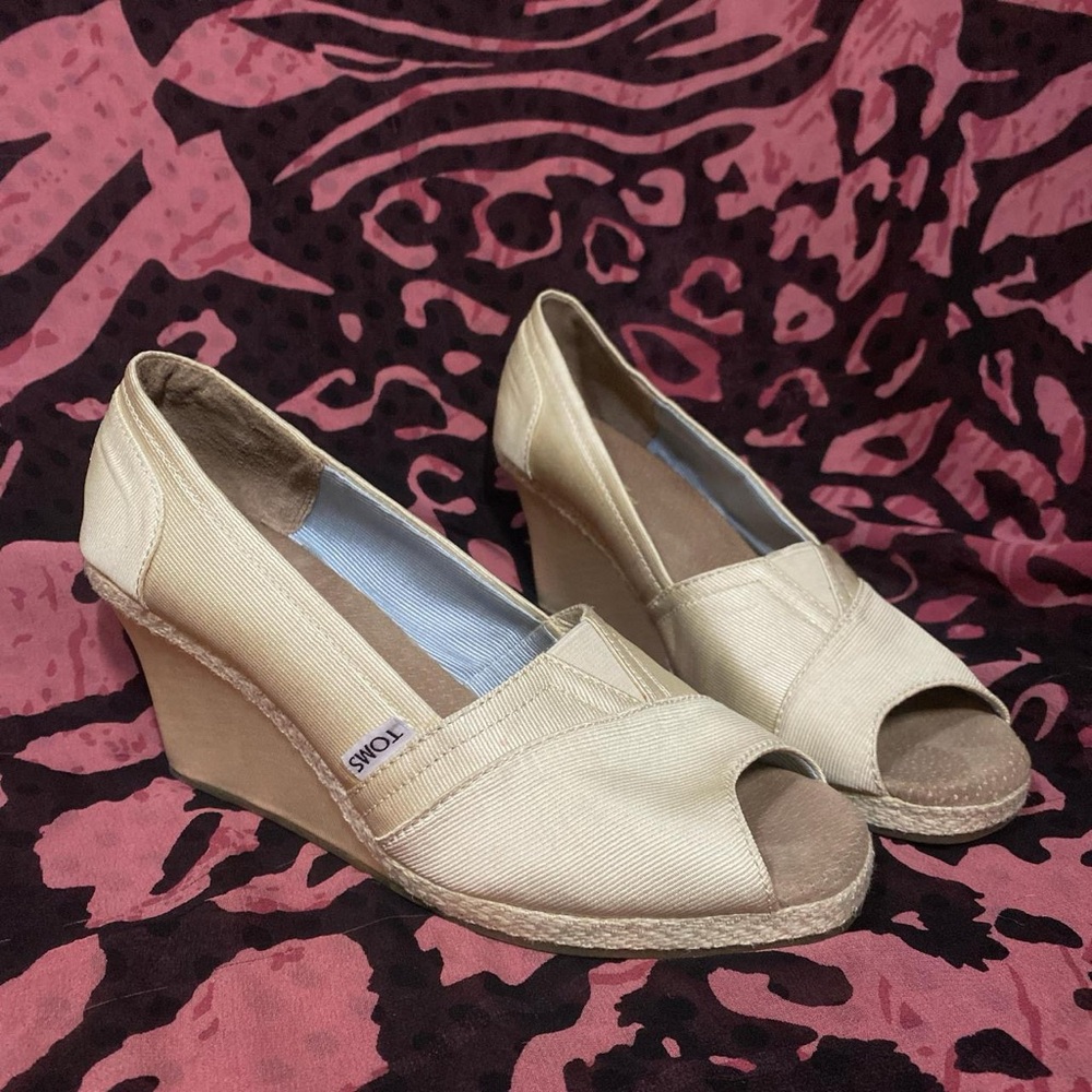 TOMS Women's Cream Wedge Shoes
